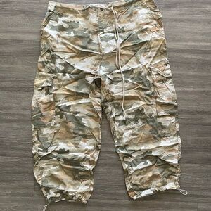 Cargo camouflage pants